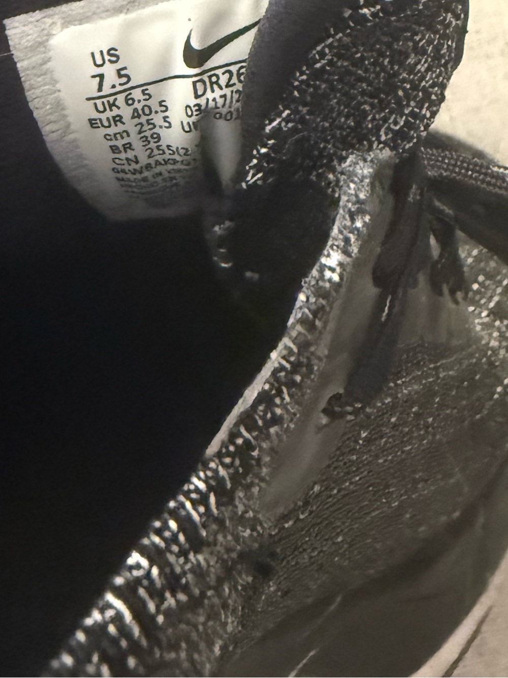 Nike ZoomX Invincible Run Flyknit 3 Black and White Running Shoes - Picture 3 of 7